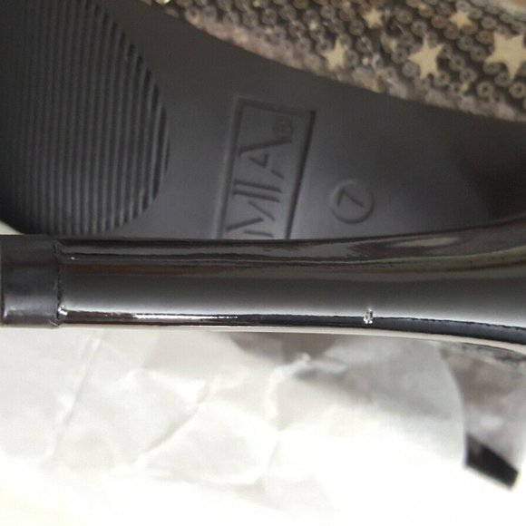 New With Box MIA Mara Black Sequin Platform Heel Pumps 7M - Picture 8 of 9